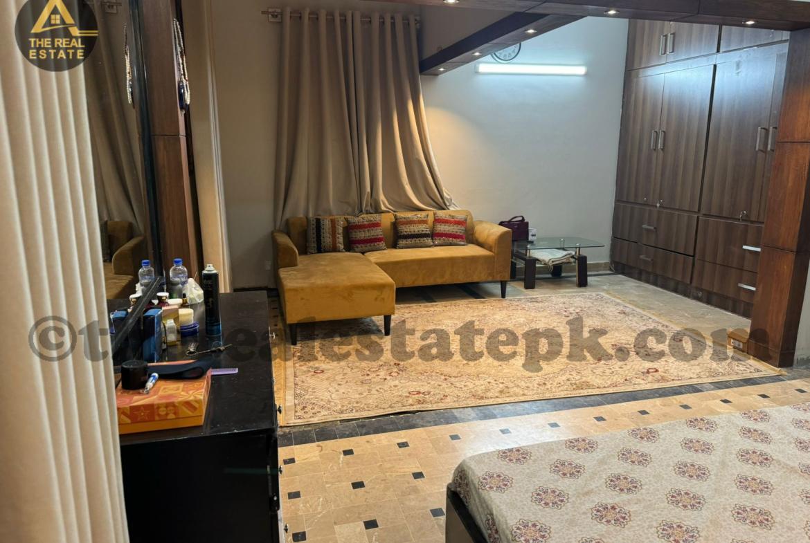 Ground plus one house in Scheme 33 drawing room