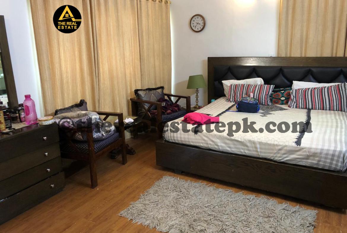 Gulshan-e-Iqbal prime location house exterior view