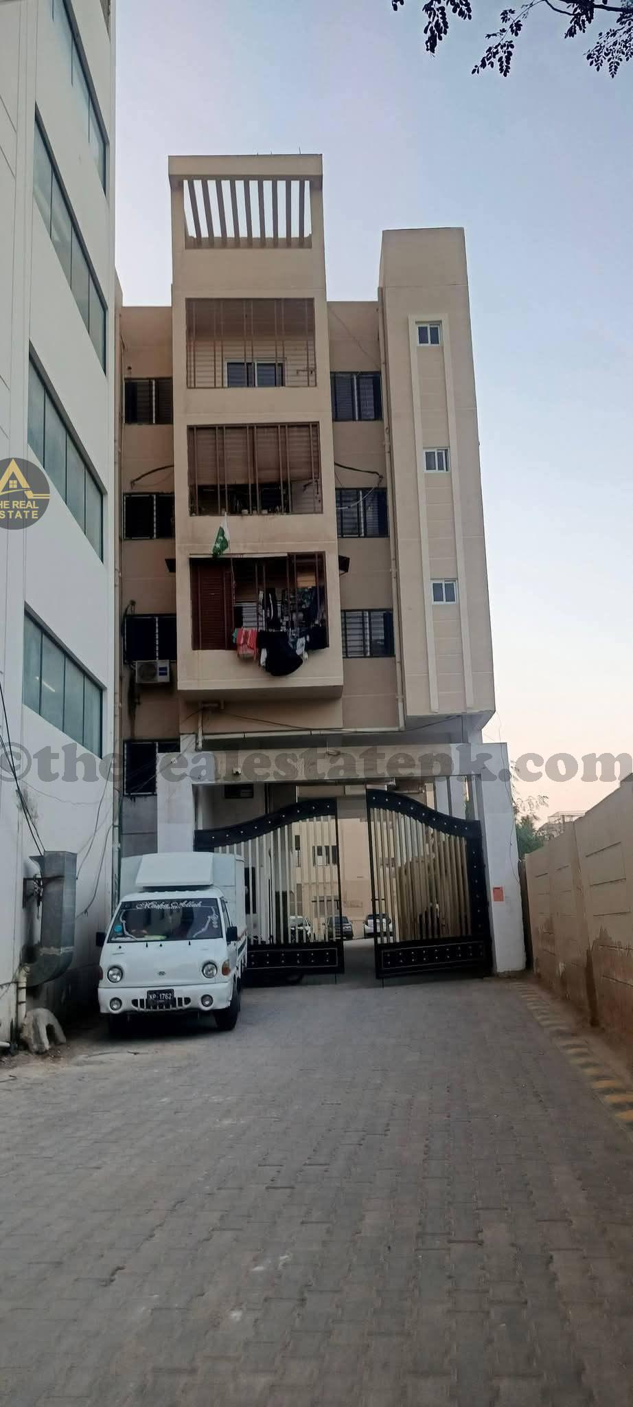 apartment on university road karachi