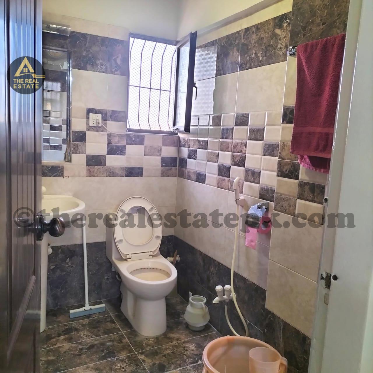 Modern kitchen in 3 Bed Flat Haroon Royal City