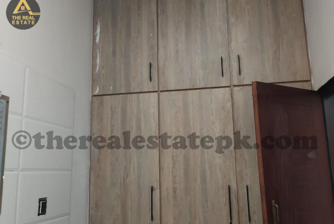 First floor 3 bedroom with drawing and dining area