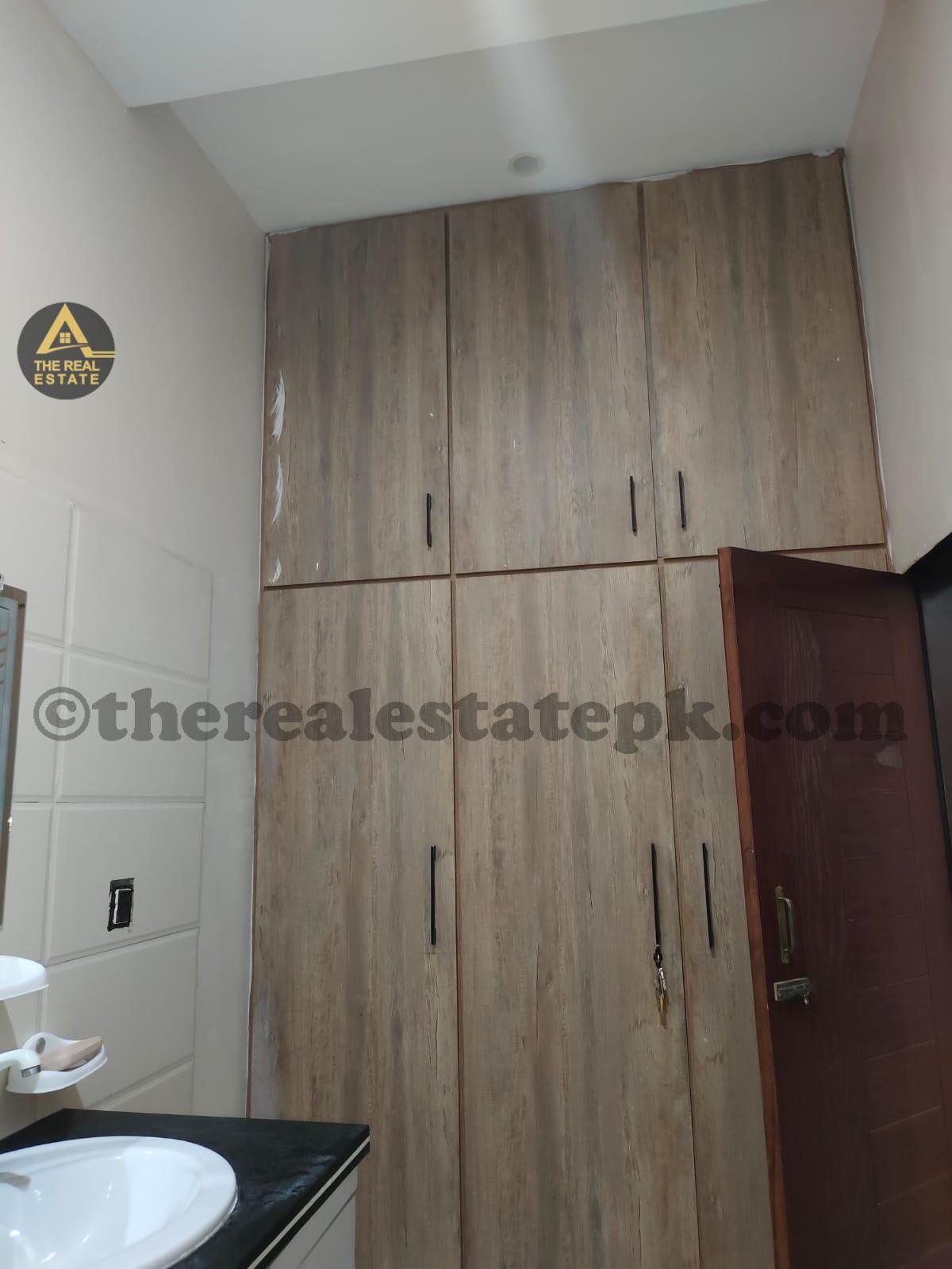 First floor 3 bedroom with drawing and dining area