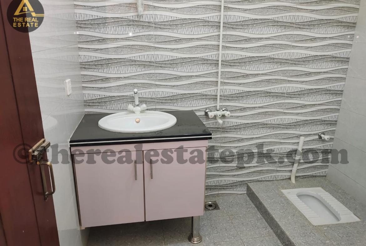 300 Sq Yards House for Sale in Gulistan-e-Johar