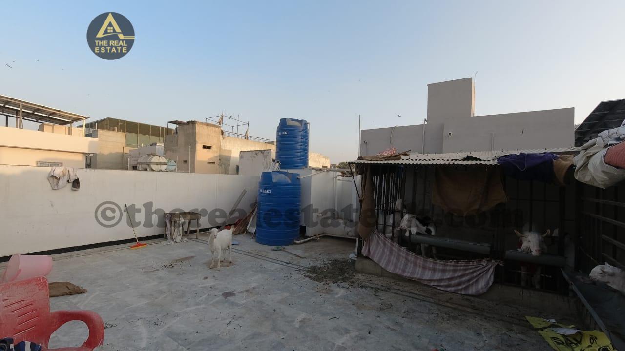 Front elevation of independent house for sale in Gulshan-e-Iqbal Block 13D-2